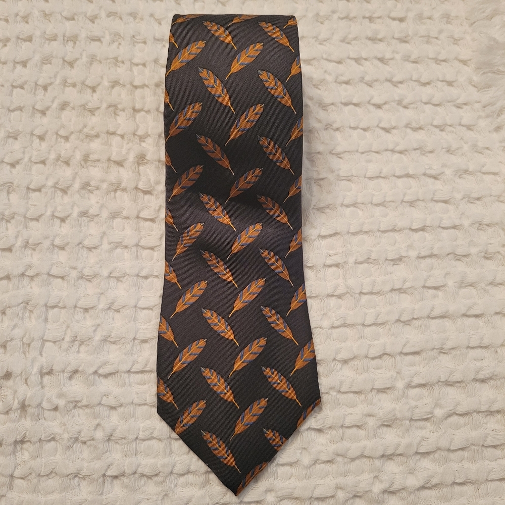 Hermes Authentic Elegant Black and Orange Feather Pattern Tie - Picture 2 of 12